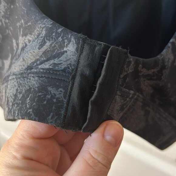 Lole Camouflage Black and Gray Sports Bra Size Small - Picture 4 of 8